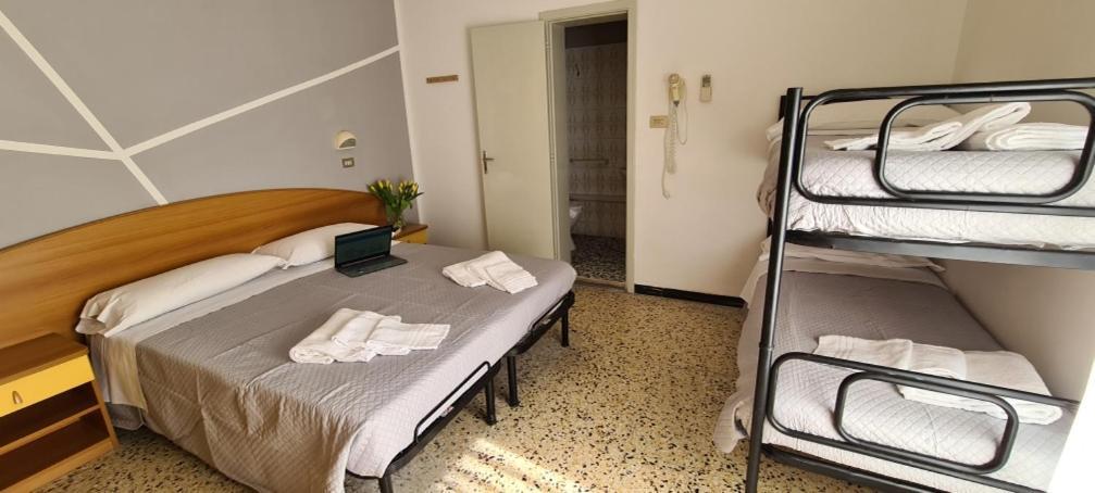 Hotel Astoria Riccione Exteriör bild