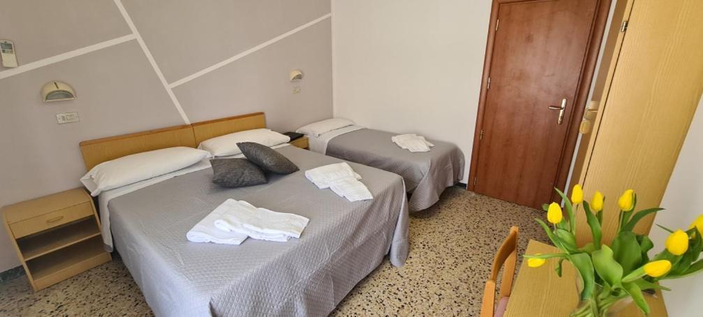 Hotel Astoria Riccione Exteriör bild