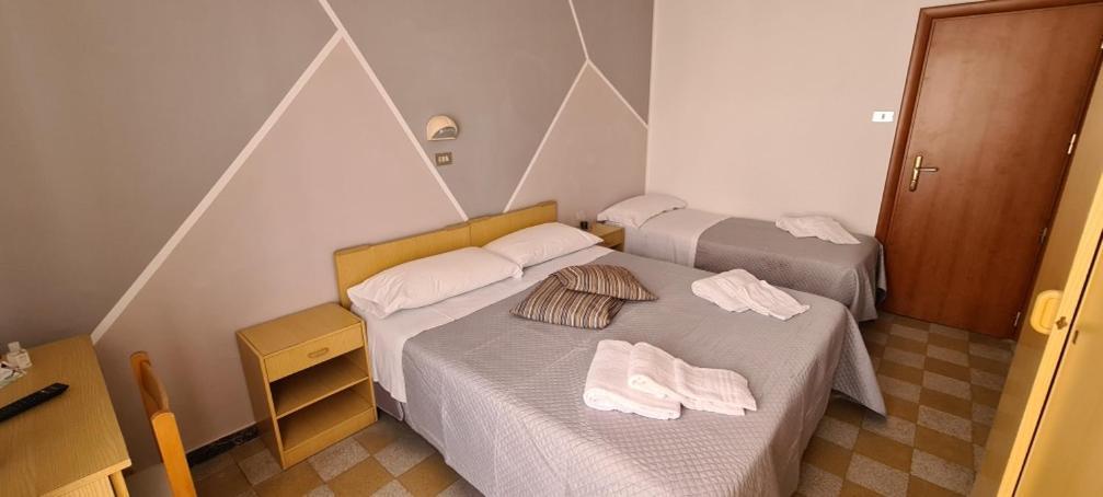 Hotel Astoria Riccione Exteriör bild