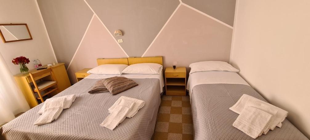 Hotel Astoria Riccione Exteriör bild